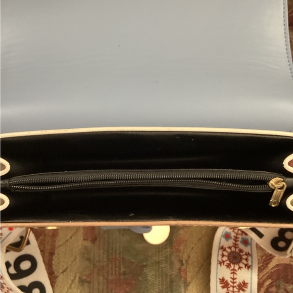 SN & FASHION Crossbody Handbag - Picture 4 of 5